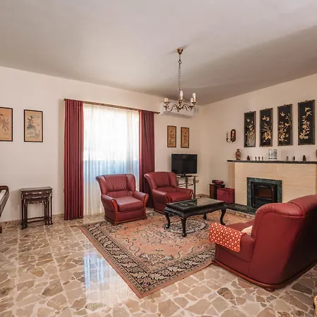 别墅 Stunning 5-bedroom With Pool & Full Amenities *