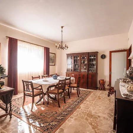别墅 Stunning 5-bedroom With Pool & Full Amenities *