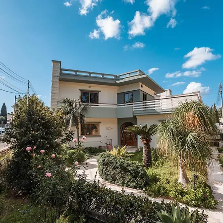 别墅 Stunning 5-bedroom With Pool & Full Amenities Lija