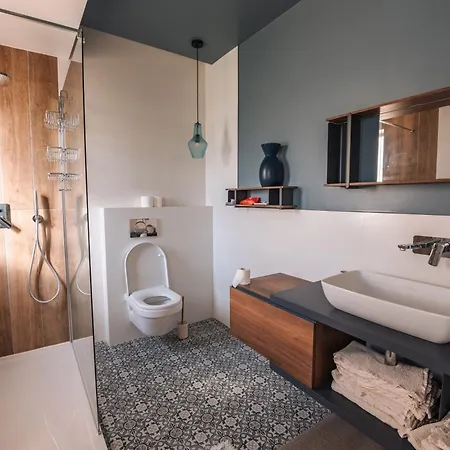 Stunning 5-bedroom With Pool & Full Amenities Lija