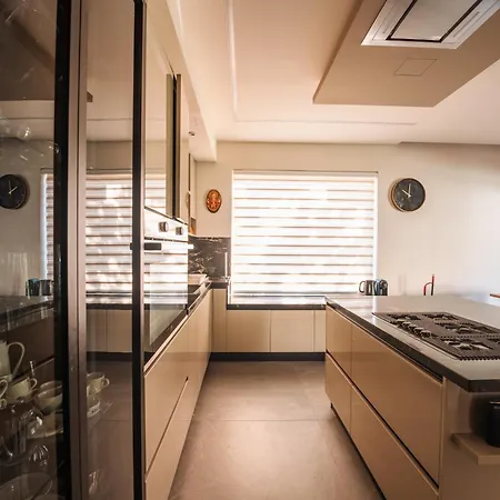 Stunning 5-bedroom With Pool & Full Amenities 别墅 Lija